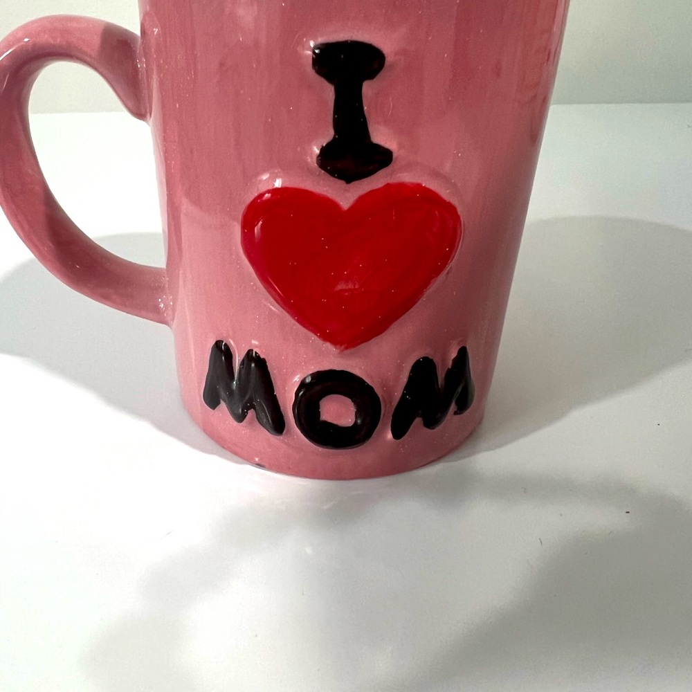 Hand painted ceramic I ❤️ MOM MUG